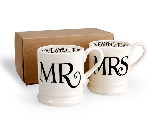 https://www.joannehudson.com/cdn/shop/products/black-toast-mr-mrs-12-pint-mug-set-gift-boxed-emma-bridgewater-pottery-usa_grande.jpg?v=1649274328